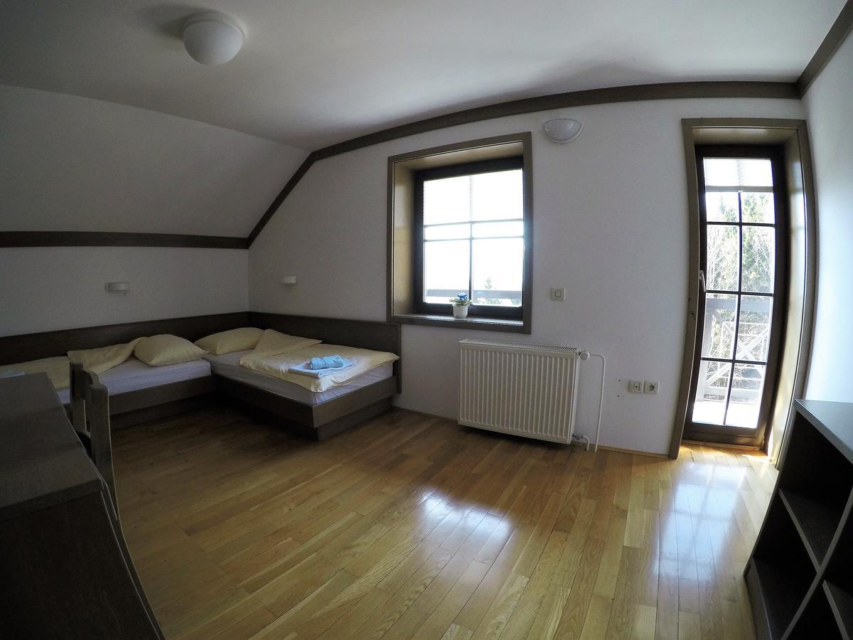 Karami Mountainhouse Bed & Breakfast Trzic Exterior photo